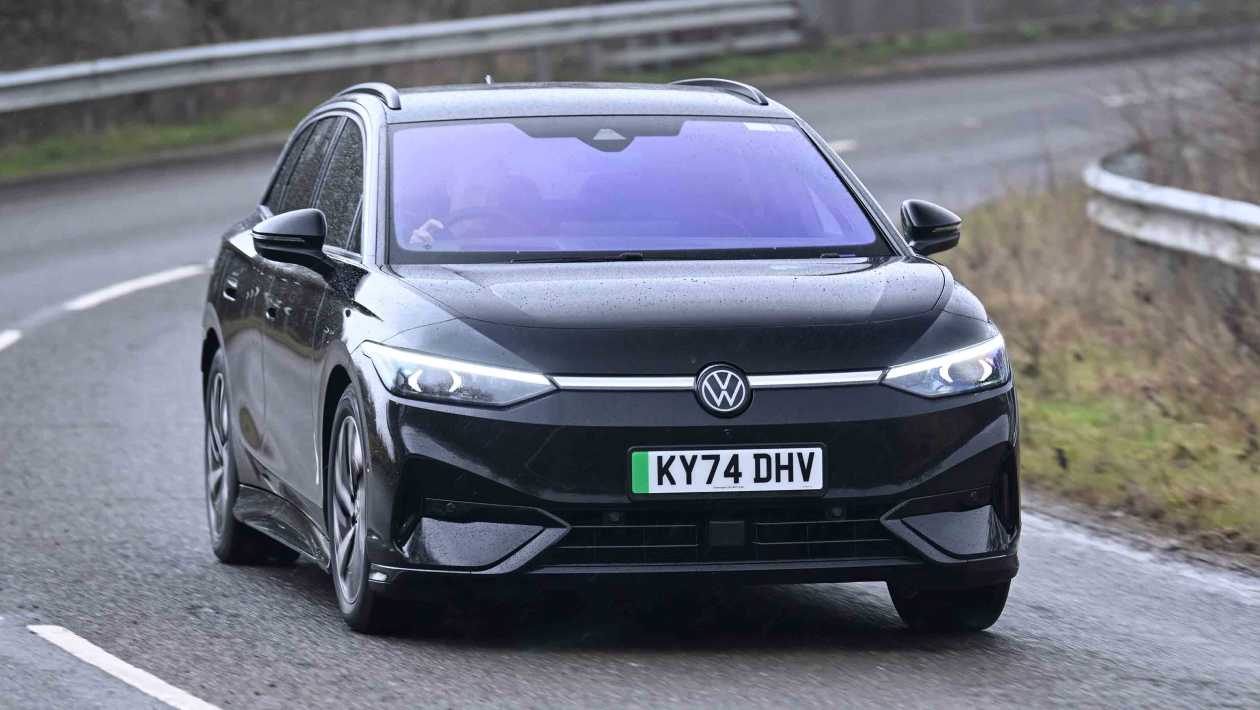 Car Deal of the Day: Volkswagen ID.7 Tourer is a true load-lugger for just £343 a month | Auto Express